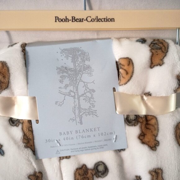 Winnie the Pooh Bear Collection Baby Blanket 40x30 Brand New with Hanger - Picture 3 of 4